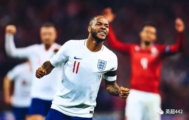  足坛新星闪耀，哈兰德帽子戏法惊艳全场