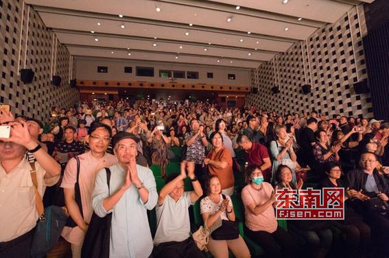  网前截击再现经典，复古打法惊艳观众