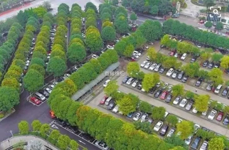  城市闲置空地改造，社区公益球场免费开放