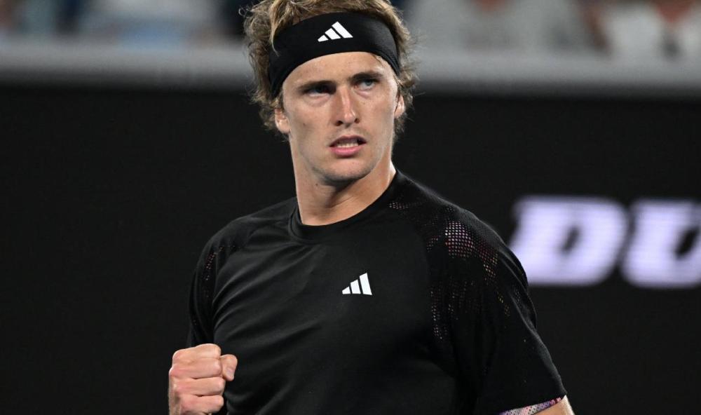  梅德韦杰夫鏖战五盘，苦战险胜挺进决赛