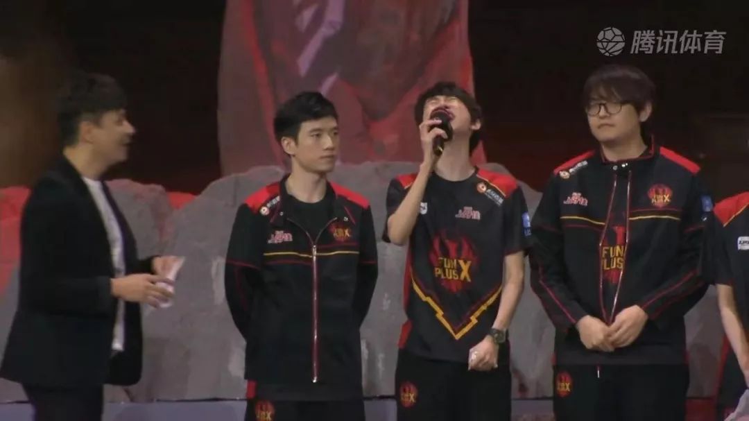  LPL夏季赛总决赛火热开战，冠军归属悬念迭起  